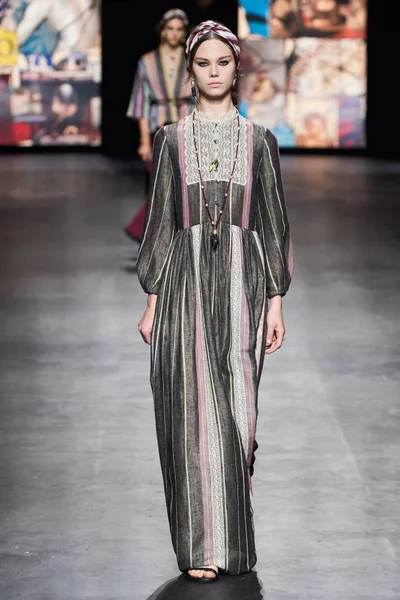 Look 56